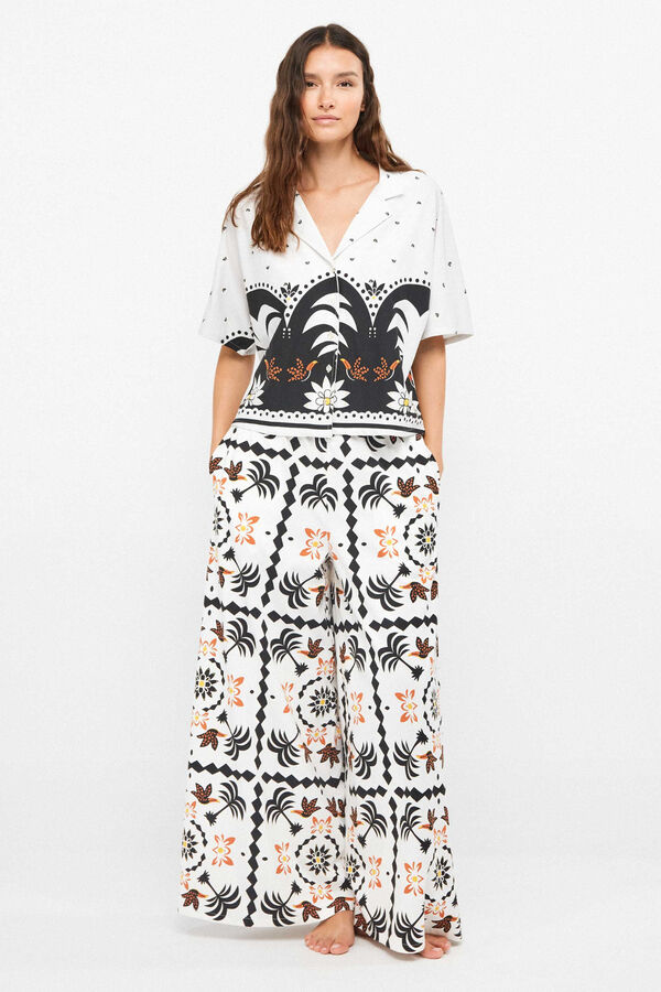 Gisela Camisa fluida print tropical manga japonesa blanco