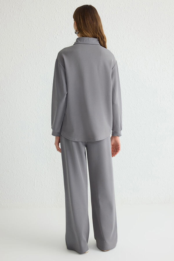 Trendyol Conjunto top y pantal&oacute;n con cuello polo gris&nbsp;&nbsp; gris