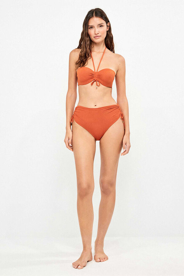 Gisela Goldenes hochgeschnittenes Lurex-Piqu&eacute; Bikini-H&ouml;schen Rot