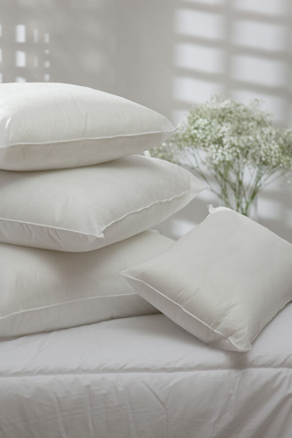 Womensecret Medium firmness fibre filled cushion fehér