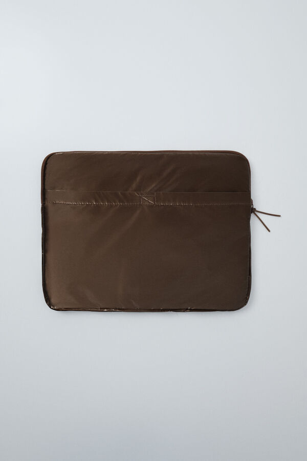 Women'secret Brown puffer laptop case nude
