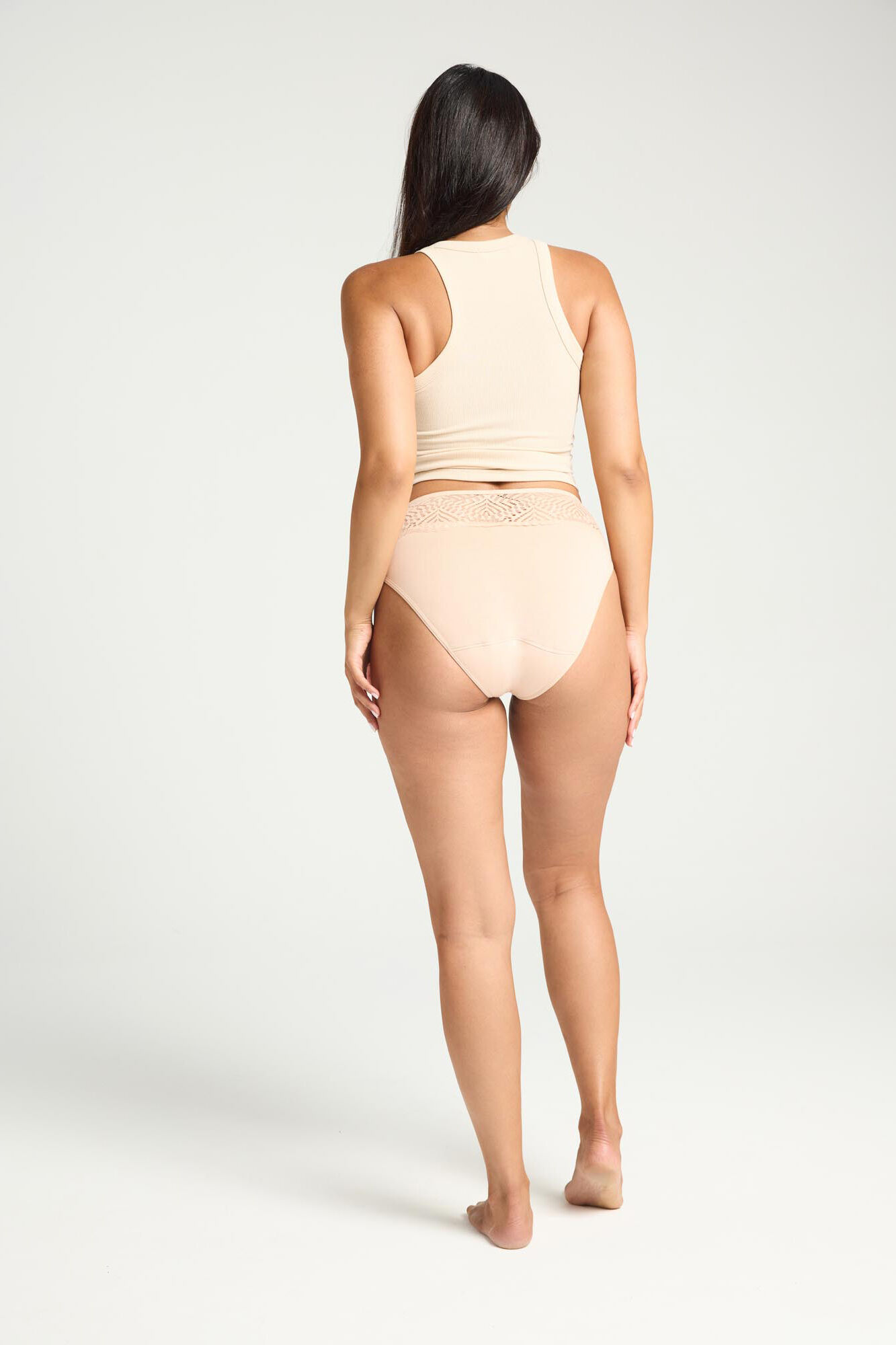 Modibodi Bambusz női als&oacute; menstru&aacute;ci&oacute;s csipke k&ouml;zepes &eacute;s bős&eacute;ges nedvsz&iacute;v&oacute; k&eacute;pess&eacute;ggel