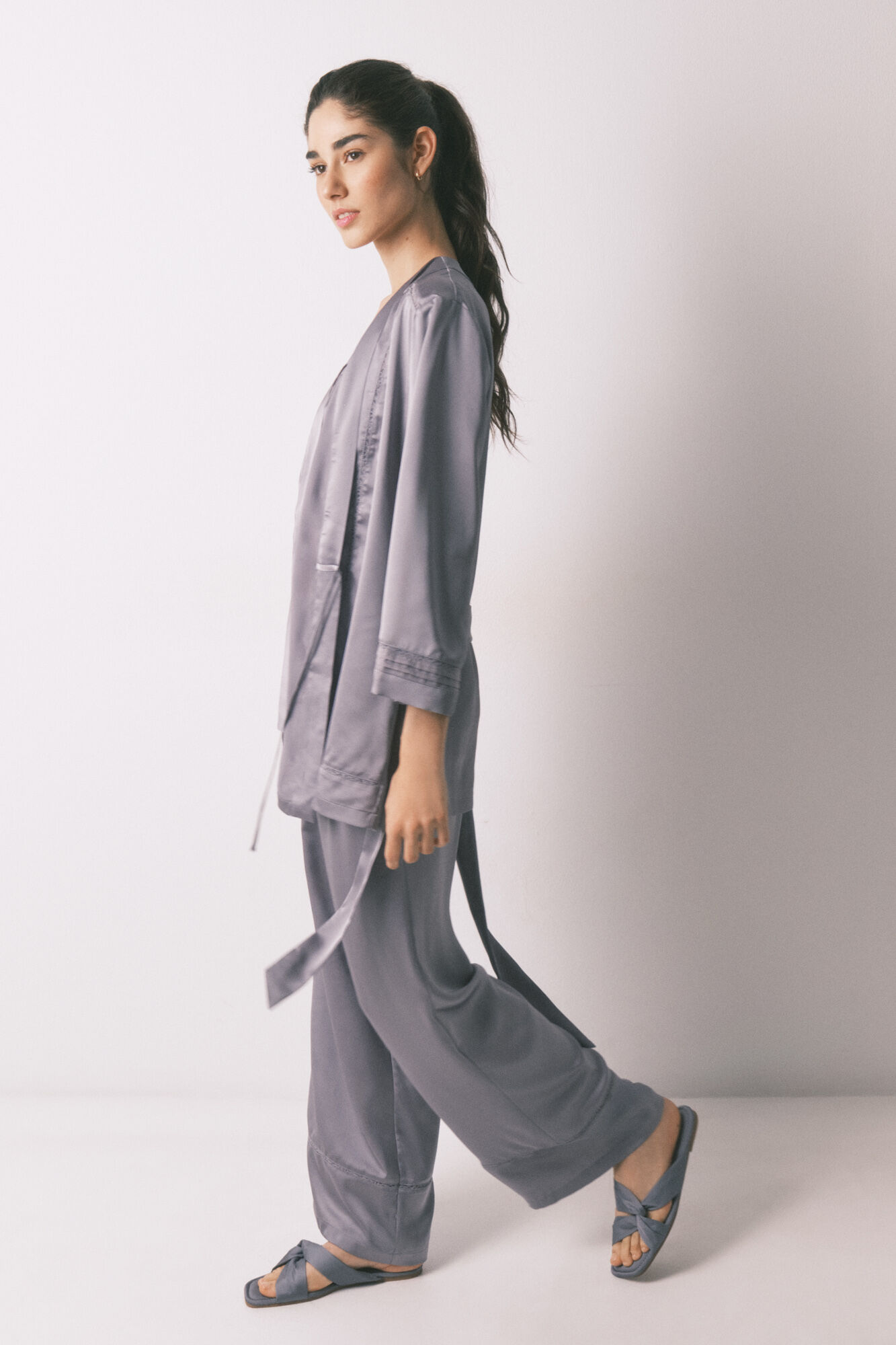Women'secret Ensemble pyjama satin et dentelle gris