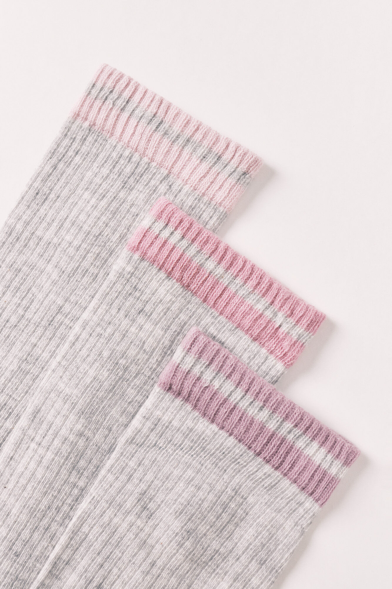 Women'secret Lot de 3 chaussettes longues c&ocirc;tel&eacute;es grises