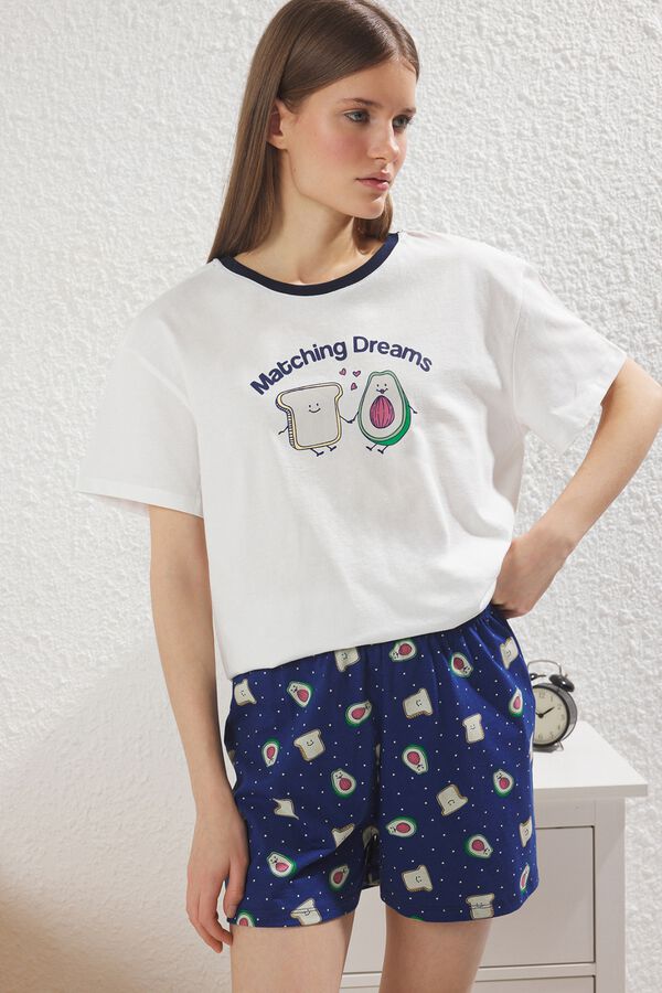 Trendyol Conjunto de pijama corto aguacates marfil