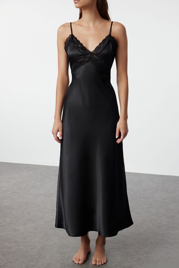 Trendyol Camis&oacute;n lencero largo satinado encaje negro