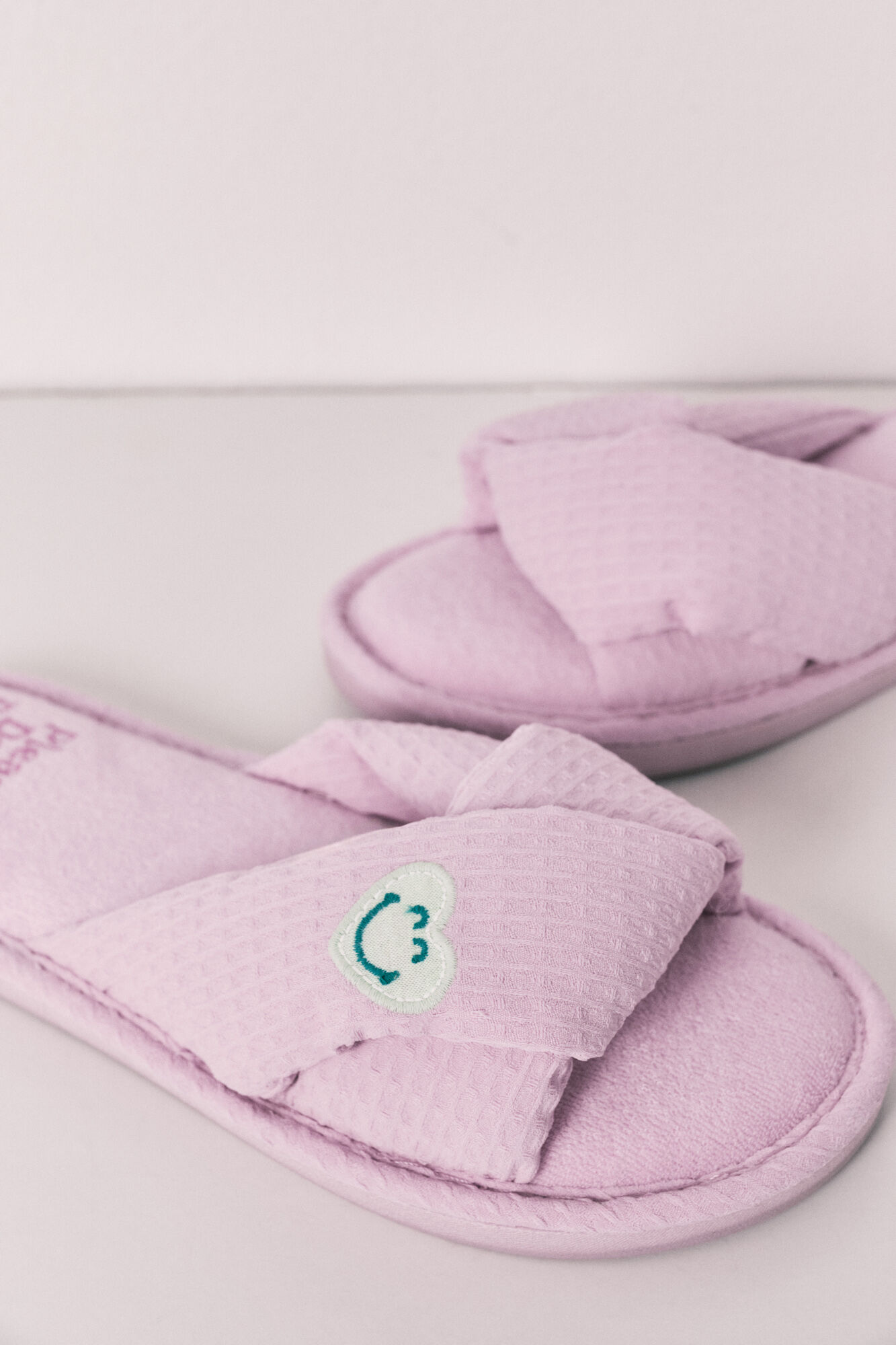 Women'secret SmileyWorld&reg; knot slippers