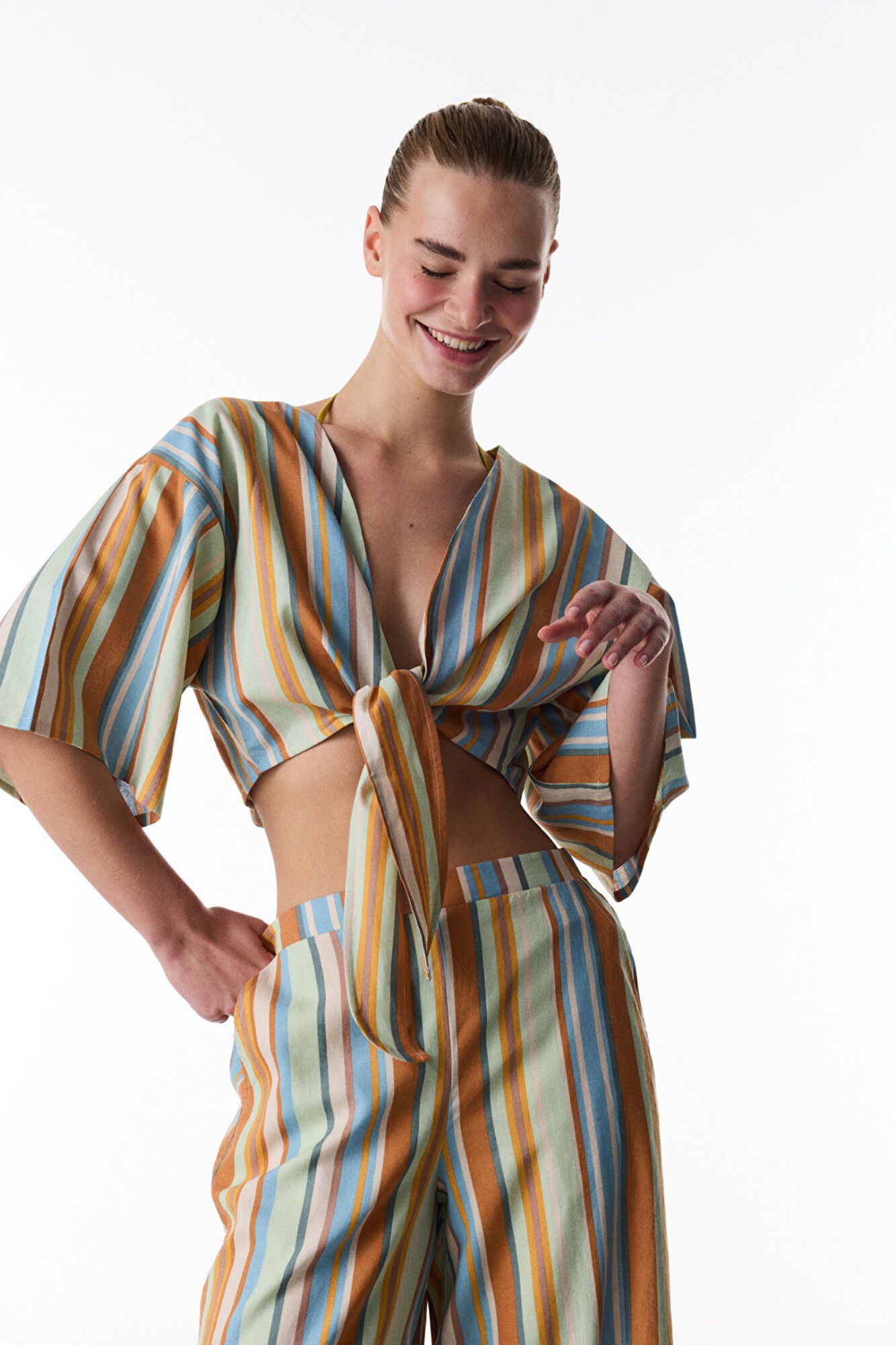 Penti Top de rayas con nudo delantero