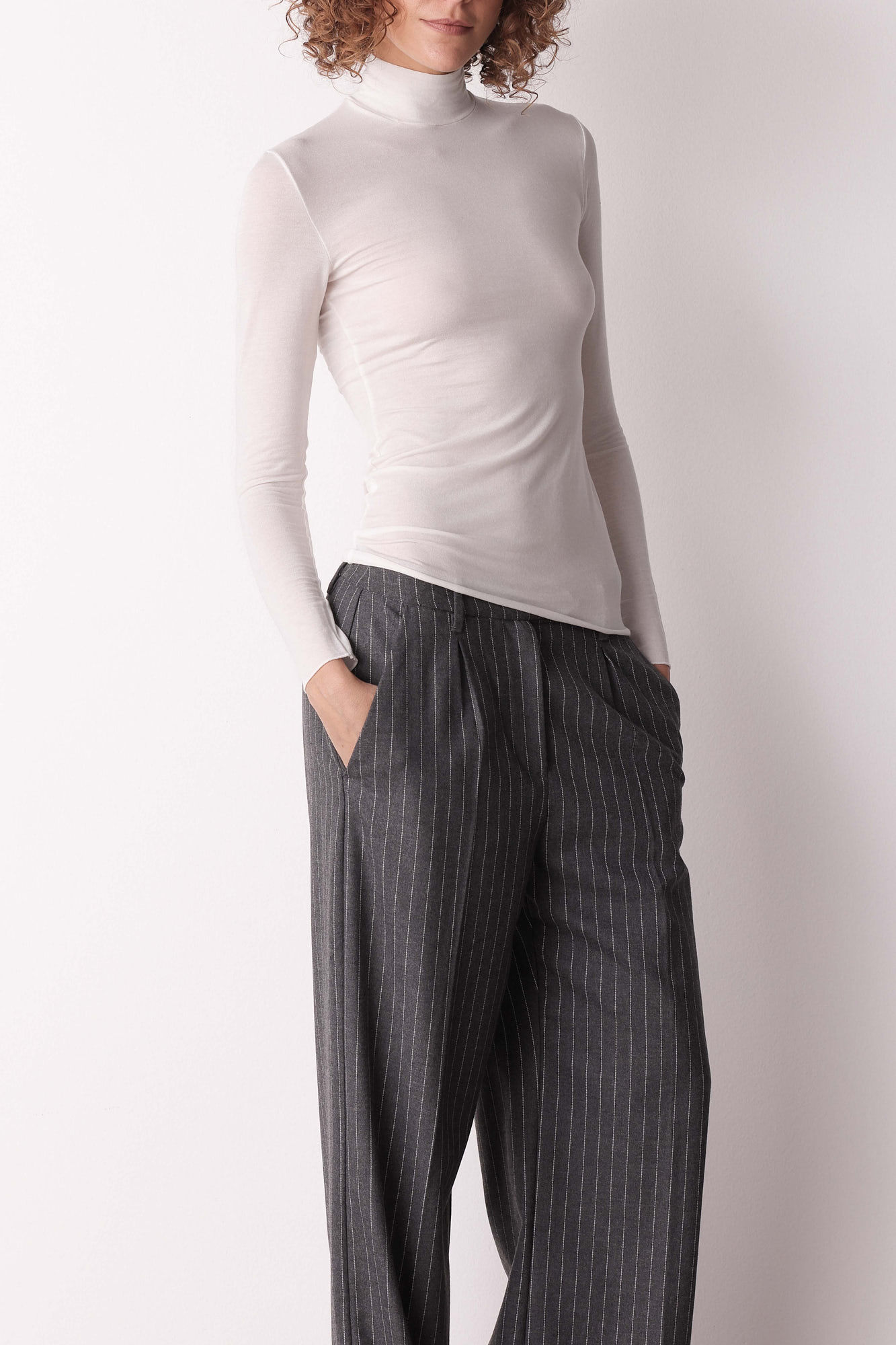 Cotonella Camiseta de cachemira nude de manga larga con cuello alto&nbsp;&nbsp;