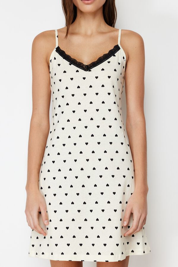 Trendyol Camis&oacute;n lencero encaje corazones marfil