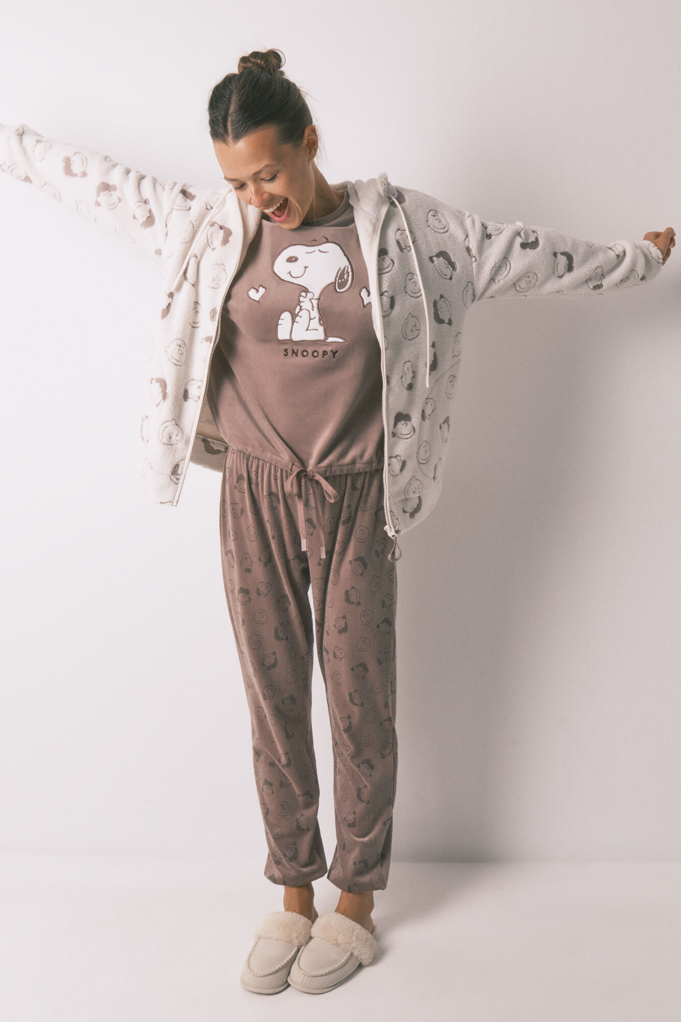 Women'secret Snupi kratki kućni ogrtač od bele ovčije kože