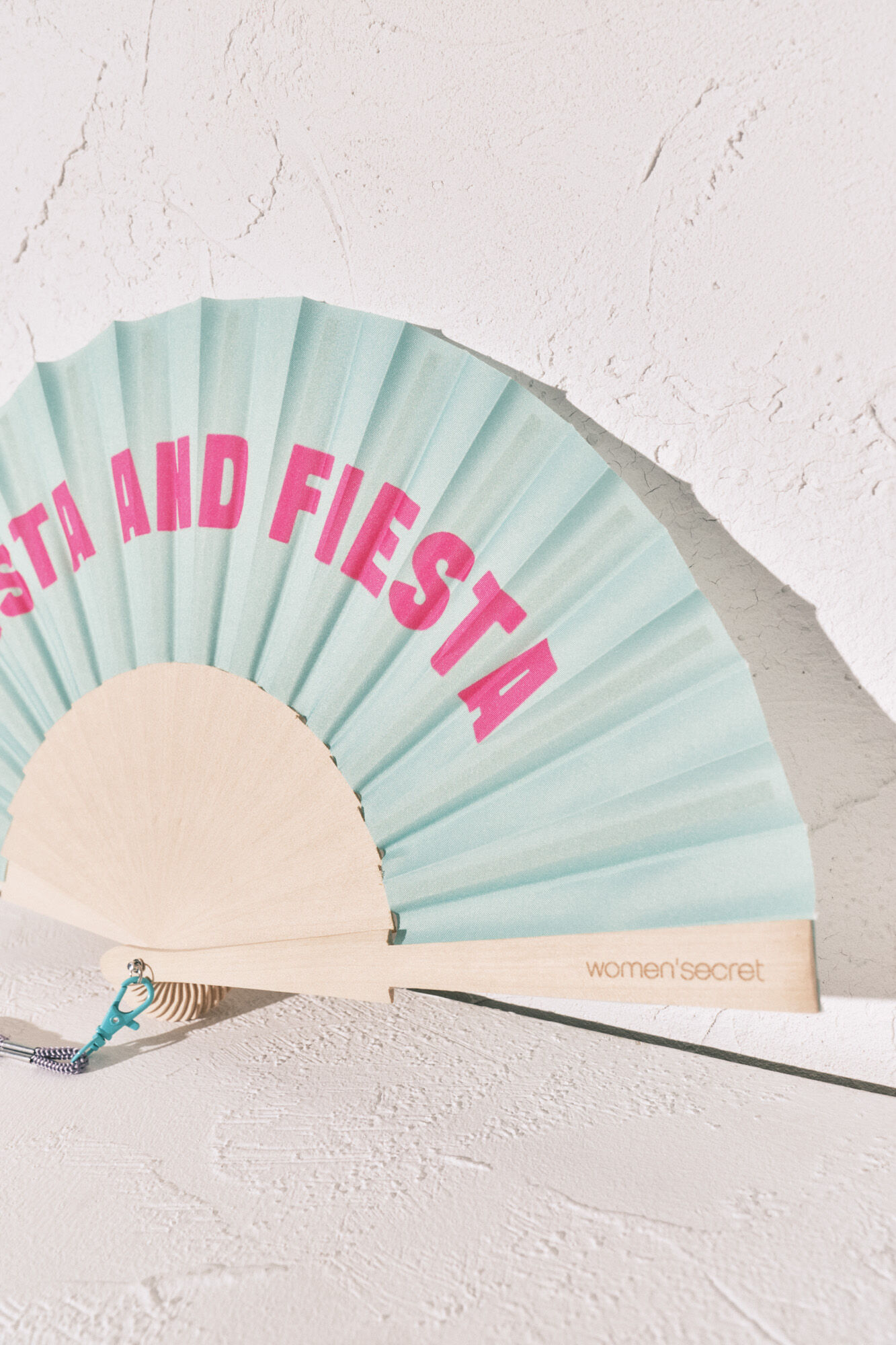 Women'secret Abanico con tirador verde