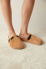 Penti Zuecos de pelo marfil