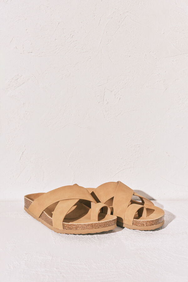 Women'secret Bež sandale sa ukr&scaron;tenim kai&scaron;evima Braon