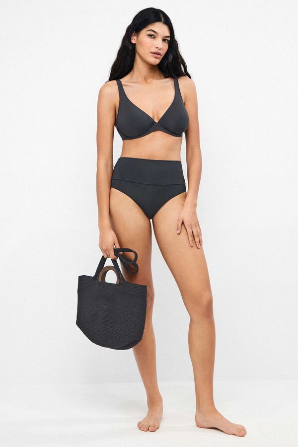 Gisela Bolso tipo capazo negro