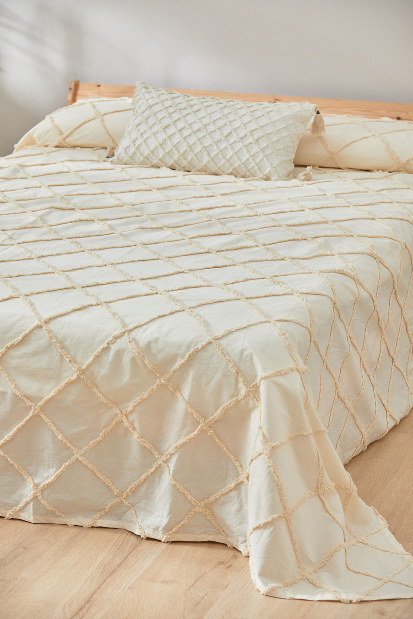 Calma House Colcha con tufting crudo Royal