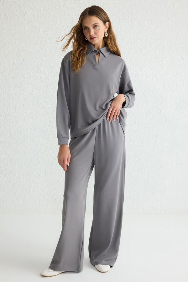 Trendyol Conjunto top y pantal&oacute;n con cuello polo gris&nbsp;&nbsp; gris