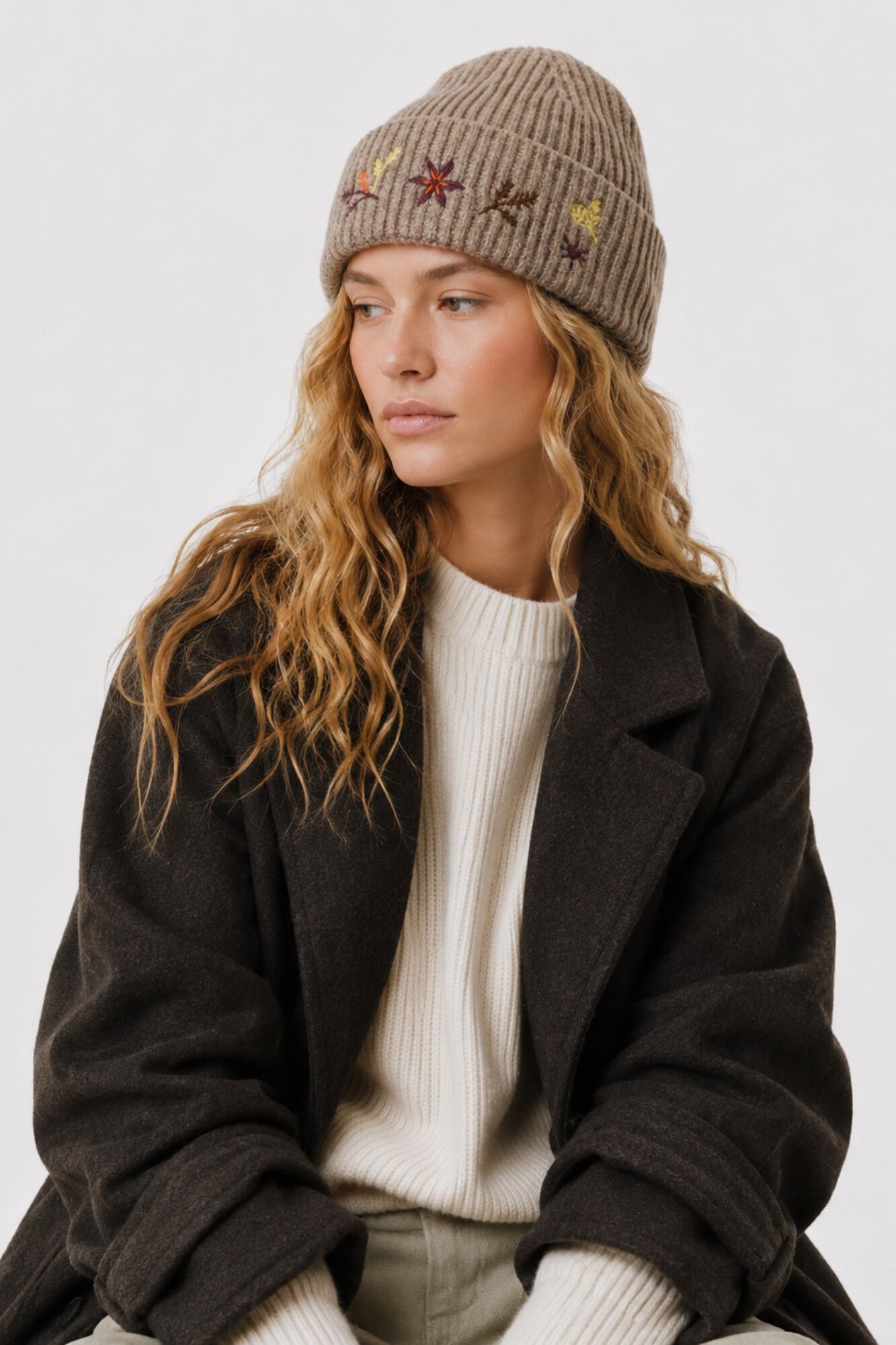 Pieces Gorro con bordado