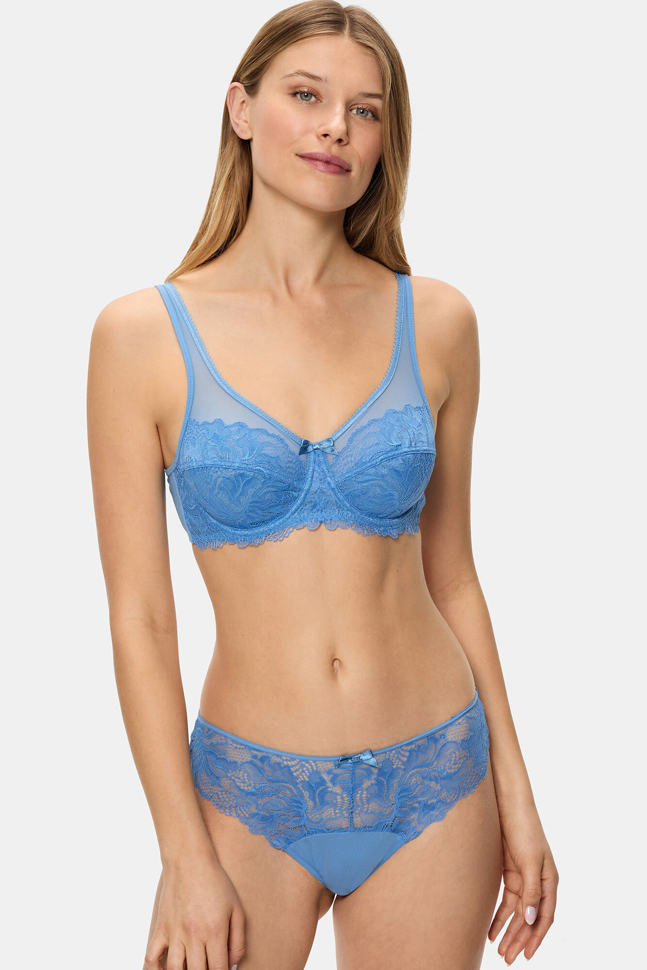 DIM Braga cl&aacute;sica con encaje Generous Essentiel 