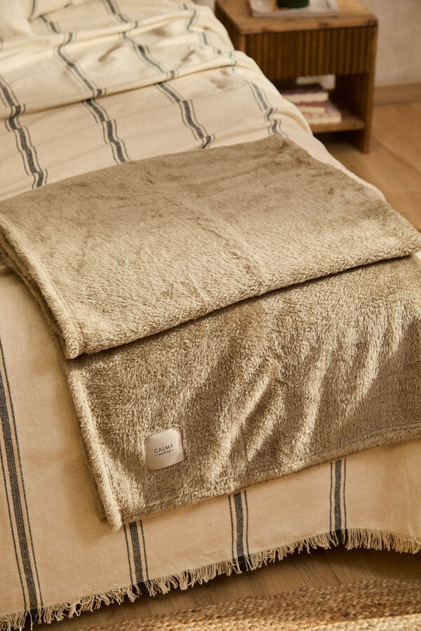 Calma House Plaid de pelito suave en color piedra Pooh beige