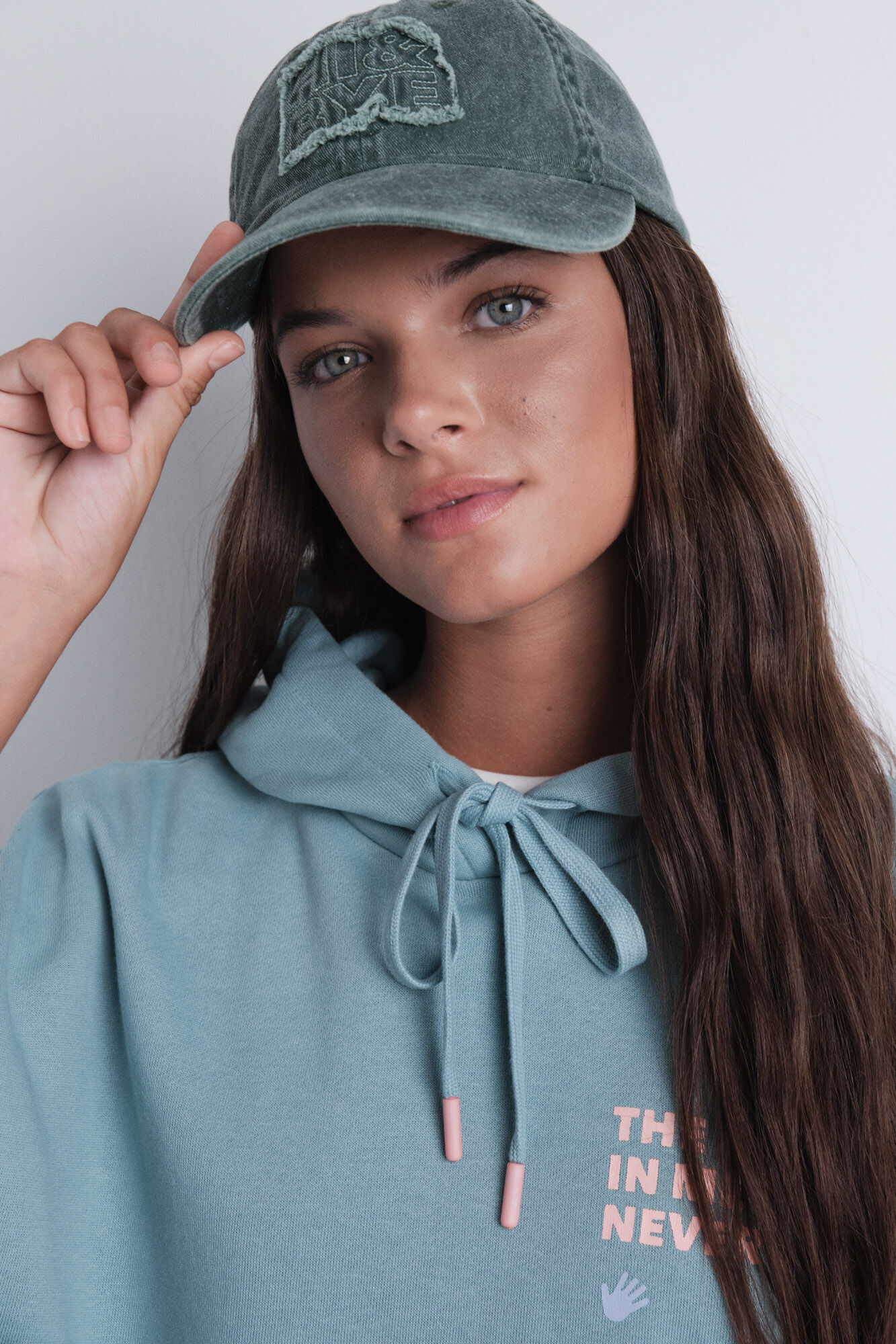 HI&BYE Cotton cap with embroidered bottle logo