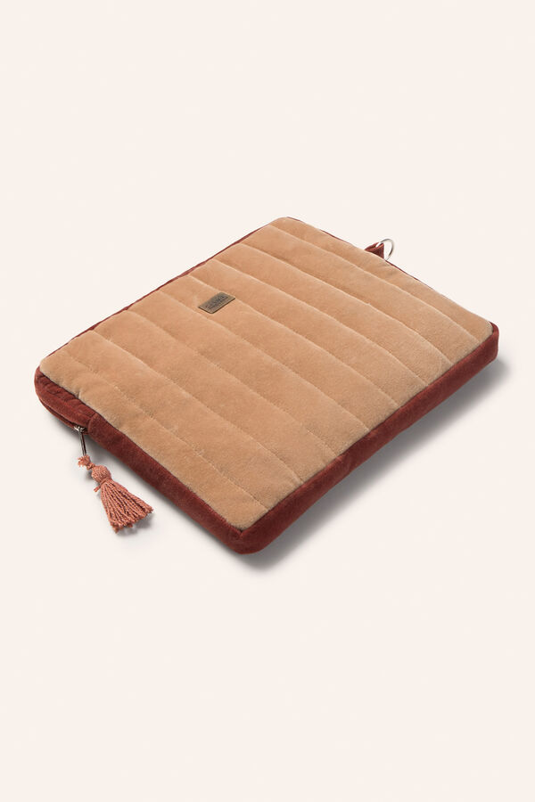 Calma House Osaka Earth-Tone Velvet Puffer Laptop Case red