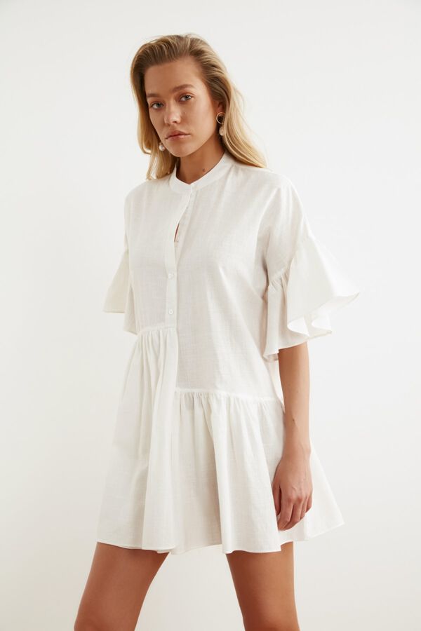 Trendyol Vestido corto camisero volantes blanco