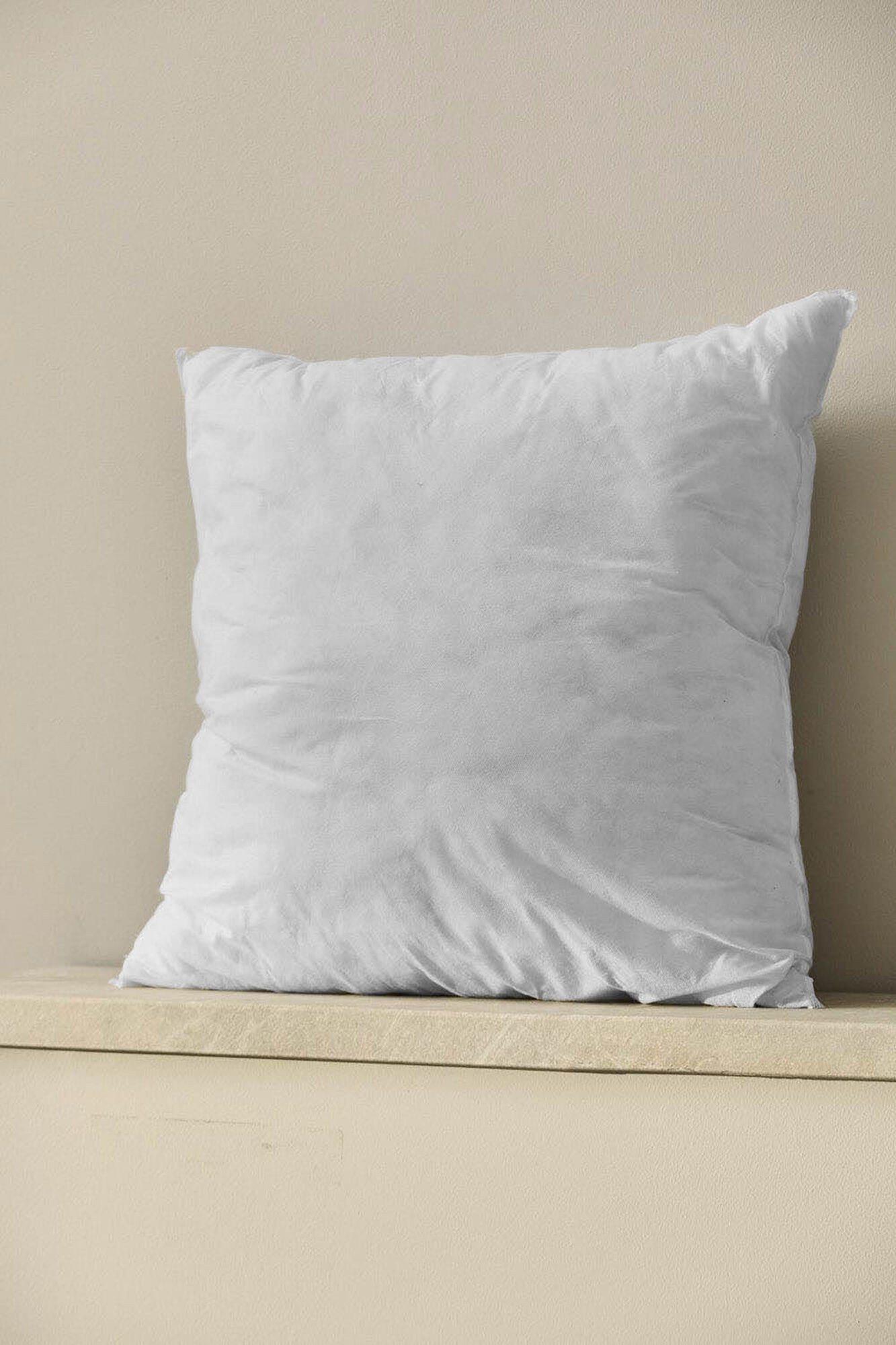 Calma House Hamza-kerzenhalter aus beigem veloursleder