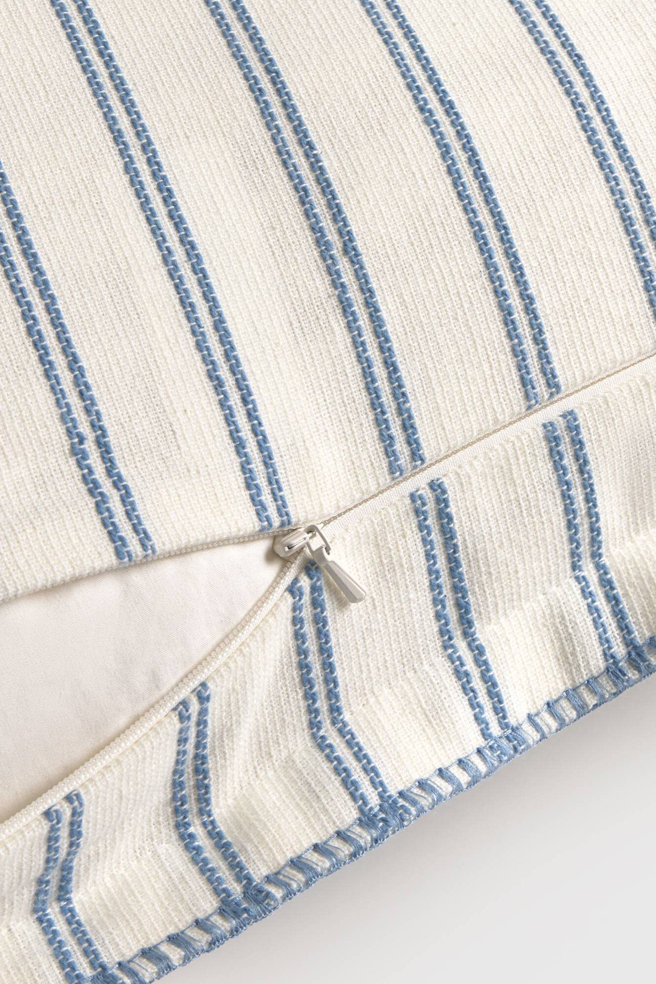 Textura Funda coj&iacute;n algod&oacute;n rayas acabado bordado