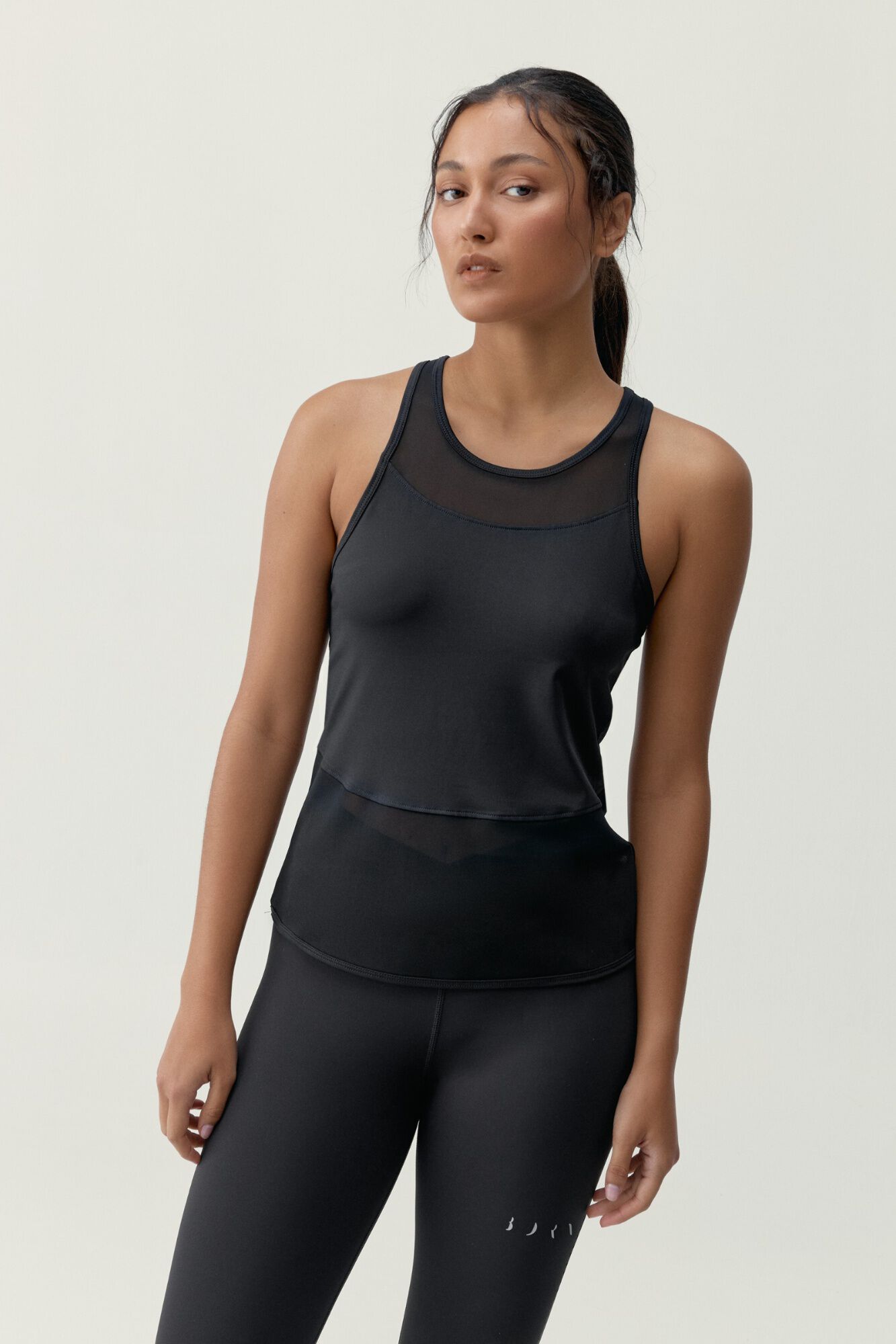 Born Living Yoga T-shirt Kiava preta