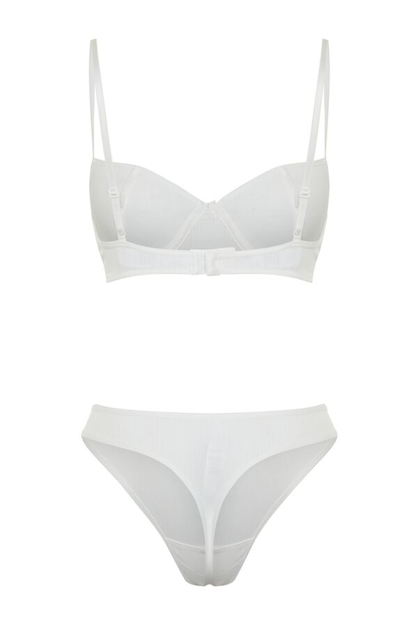 Trendyol Conjunto de ropa interior canal&eacute; blanco
