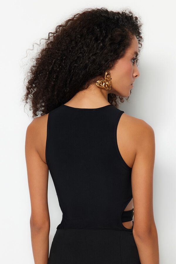 Trendyol Fitted halter neck cut bodysuit black