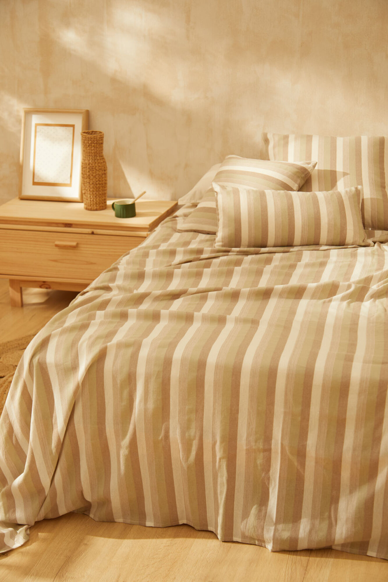 Calma House Gestreifter blauer badteppich Saturn