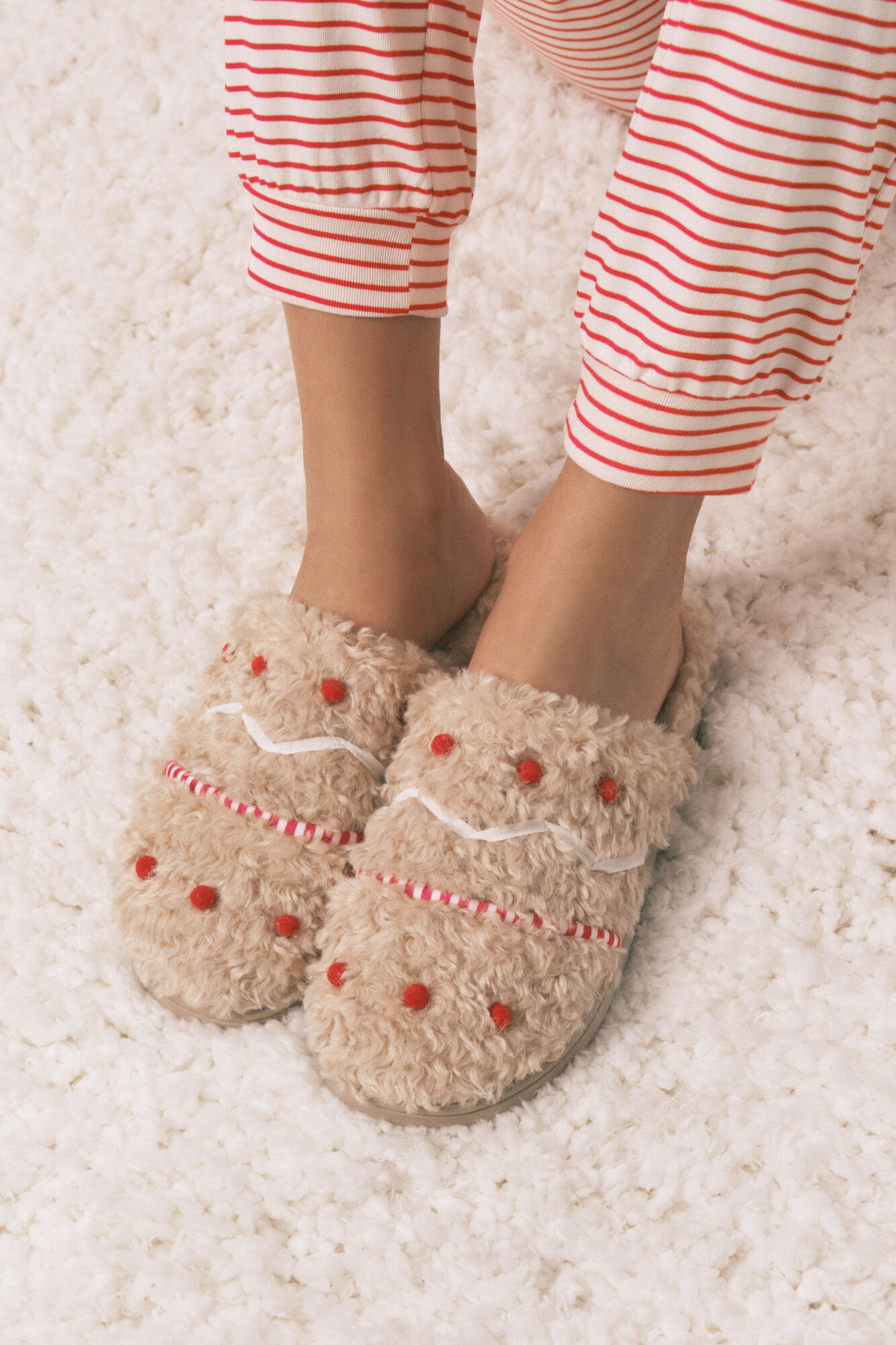 Women'secret Beige Snoopy faux shearling slippers