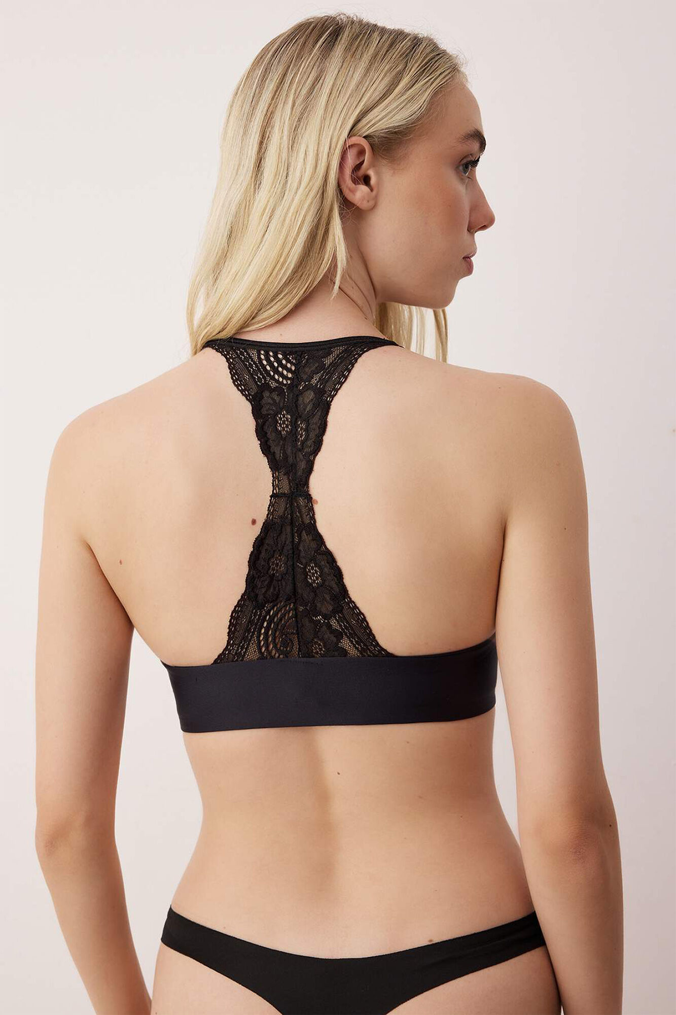 Trendyol Lencer&iacute;a femenina con detalles de encaje