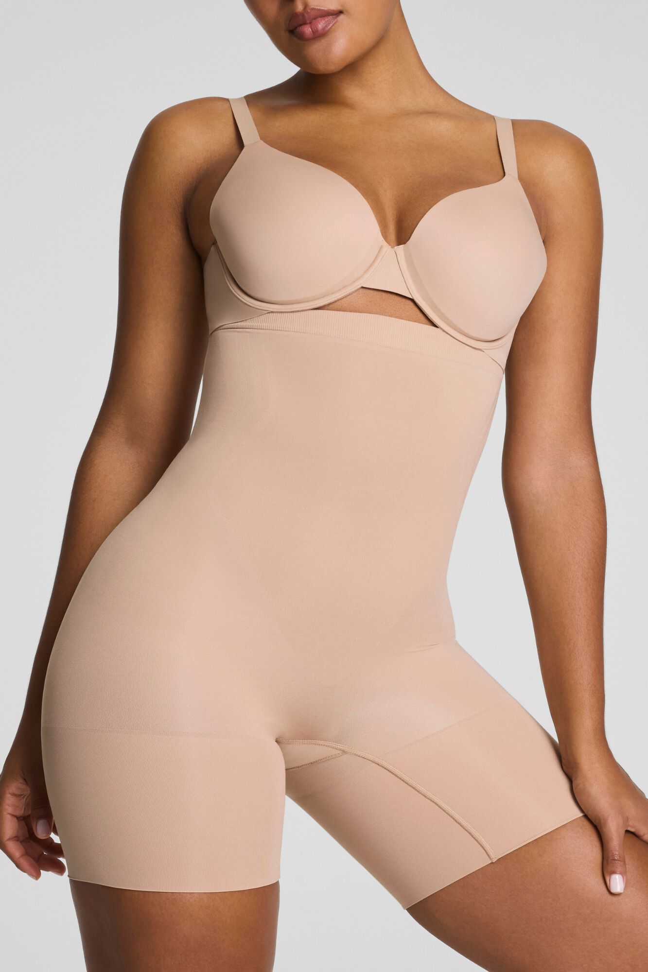 Spanx Hochgeschnittene figurformende Shorts