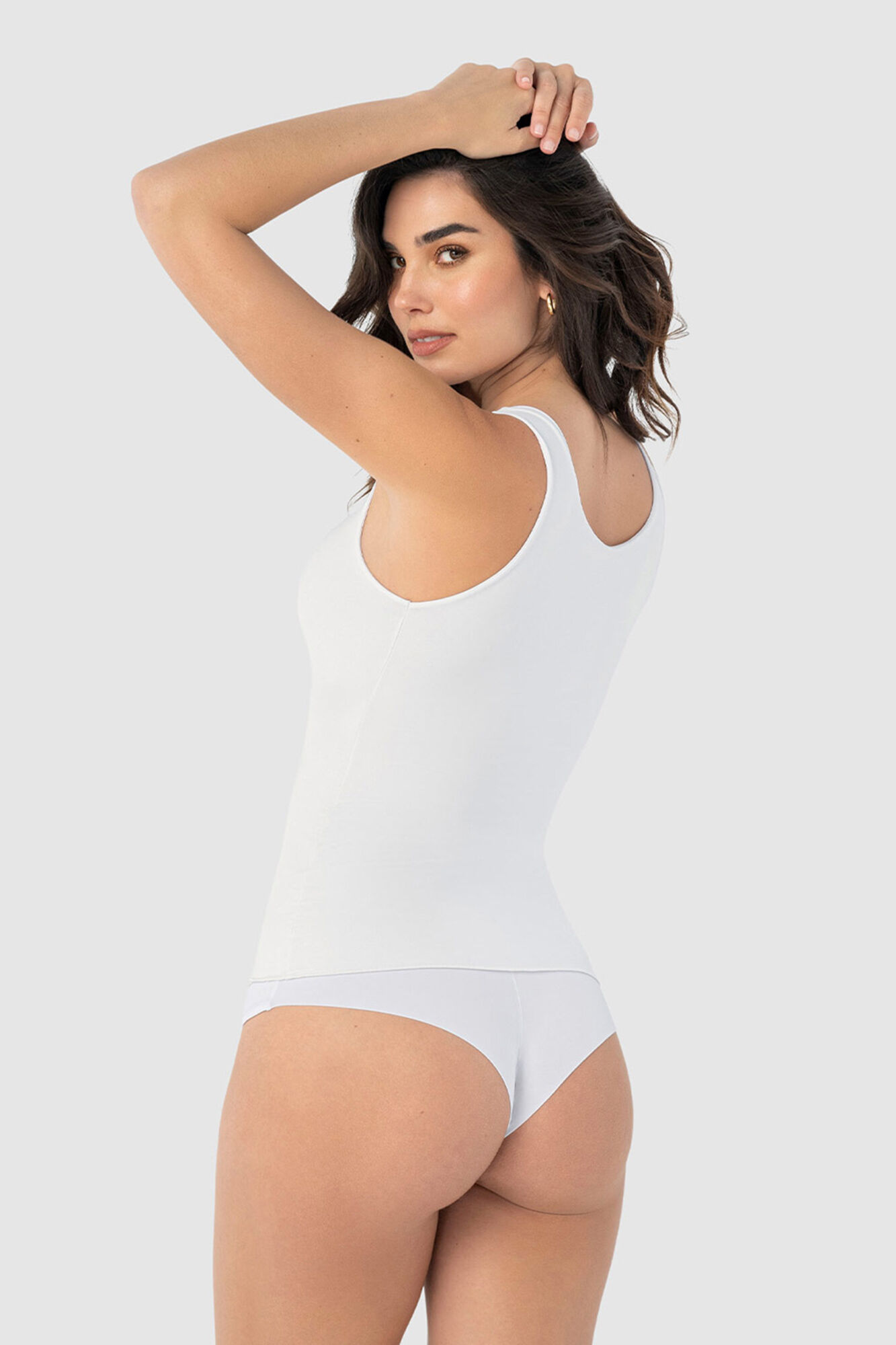 Leonisa Camiseta de control moderado con doble capa en abdomen