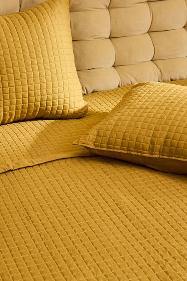 Calma House Narbonne Senf helle Bettdecke mit Print