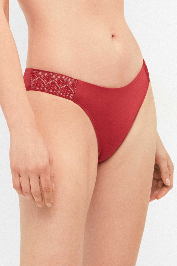 Gisela Majtki bikini z koronkowymi bokami czerwony