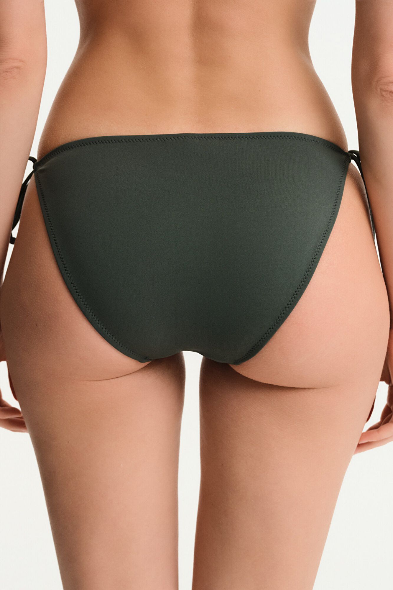 Penti Braga de bikini cl&aacute;sica lisa lazos