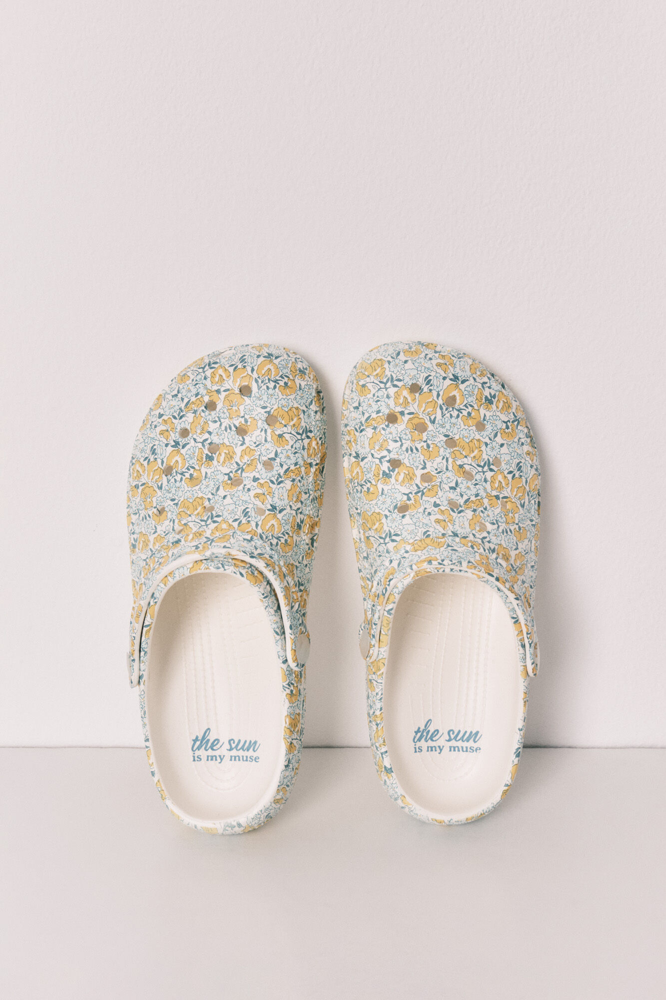 Women'secret Floral clog slippers