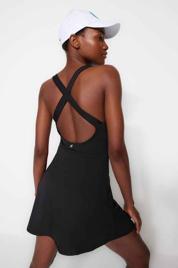 Trendyol Vetsido deportivo con pantalones cortos negro