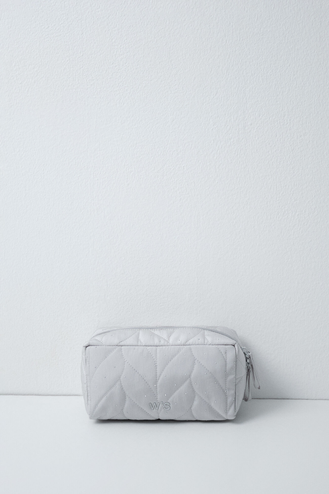 Women'secret Trousse de toilette portefeuille matelass&eacute;e grise