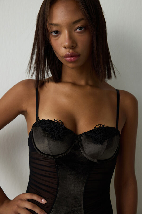 Penti Body tanga de terciopelo con cubierta para aros negro