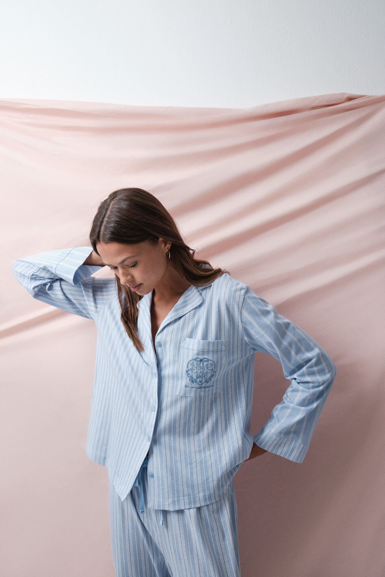 Women'secret Blauer gestreifter Pyjama im Hemdlook lang