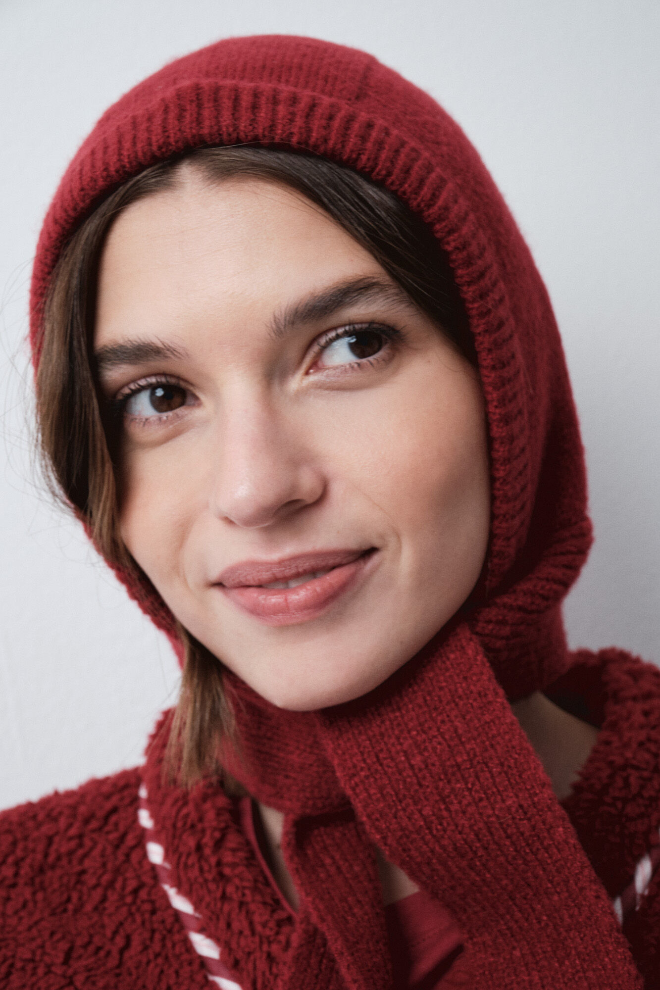 Women'secret Red knit bow hood