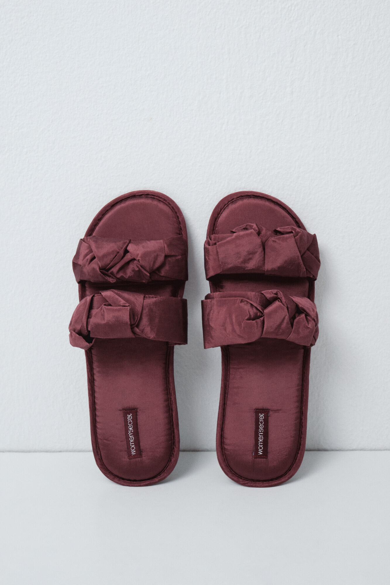 Women'secret Pantoufles &agrave; double bride &agrave; n&oelig;uds rembourr&eacute;s