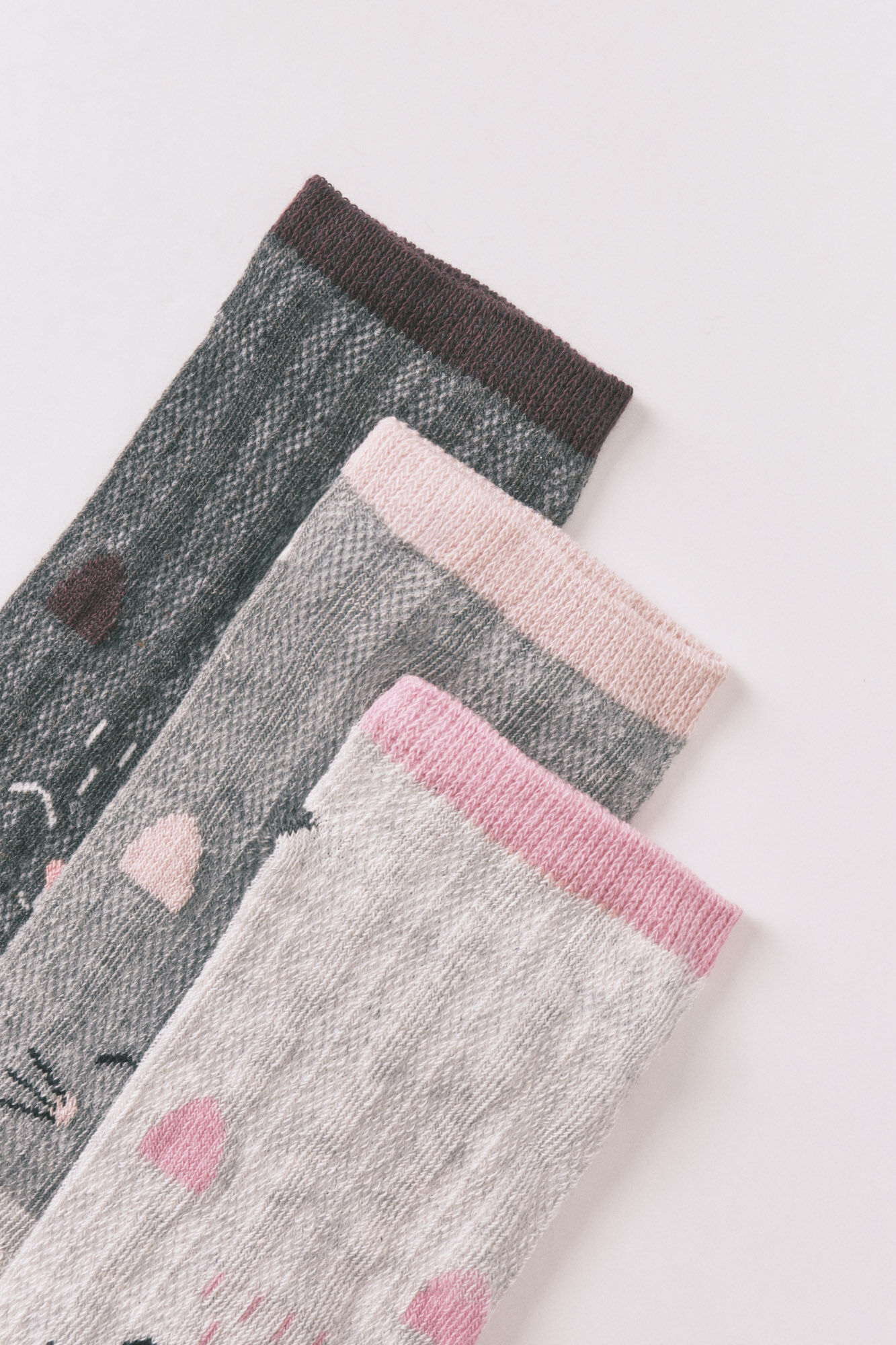 Women'secret Paket od 3 kratke sive čarape sa mačkom 