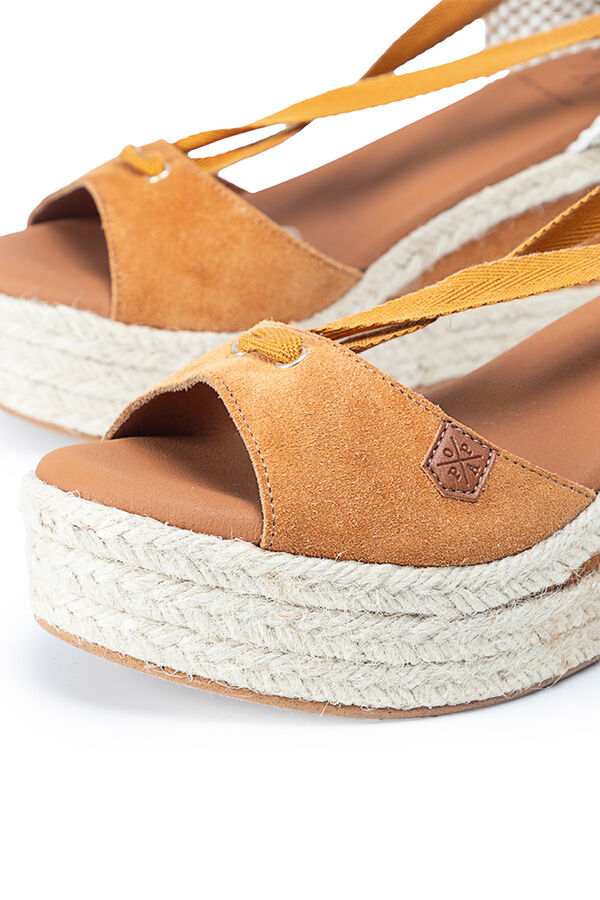 Womensecret Valdes split leather low-wedge sandal természetes
