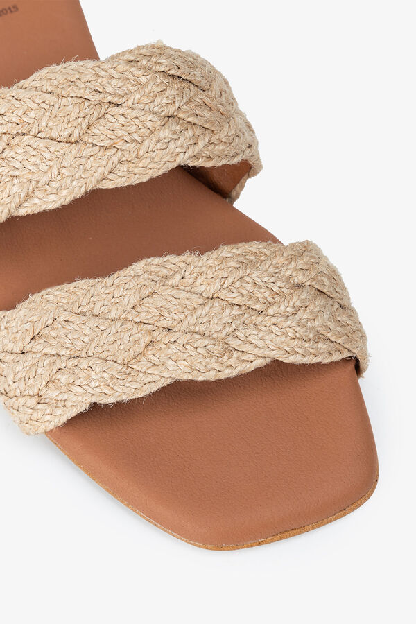 Popa Sandalia plana marr&oacute;n